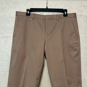 EUC Express Innovator Men's Tan Pants, size 32/32
